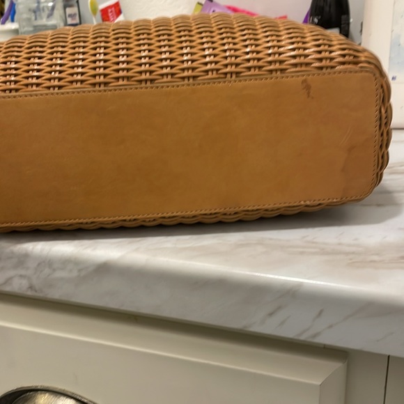 Fossil brown leather handbag basket weave design used condition, big - Picture 6 of 11